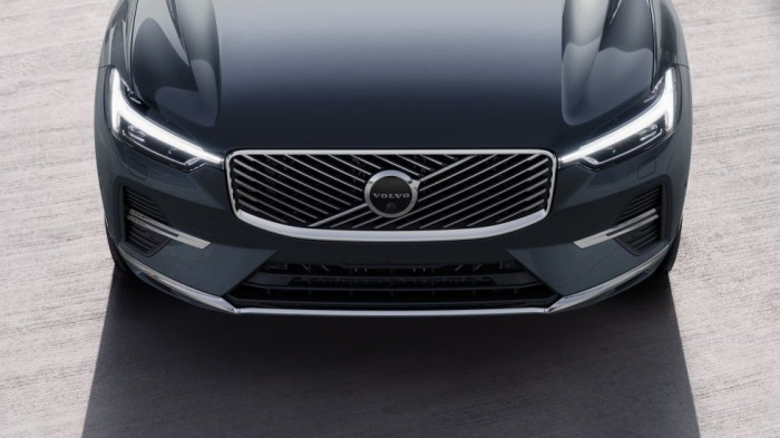 Volvo XC60 ULTRA BRIGHT, B5 AWD, 184+10 kW / 250+14 HP na operativní leasing