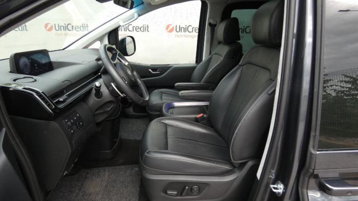 Hyundai Staria 2.2 CRDi Luxury 4x4 Auto na operativní leasing