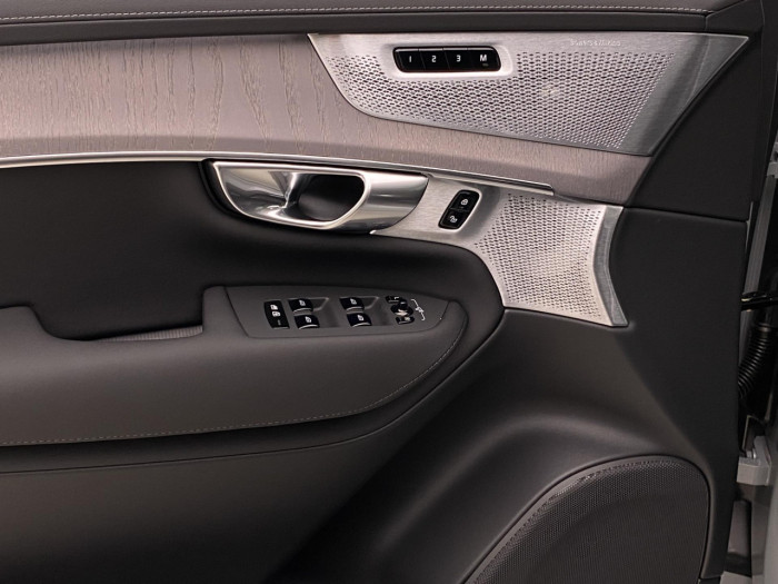 Volvo XC90 T8 AWD Plug-in BRIGHT ULTRA na operativní leasing