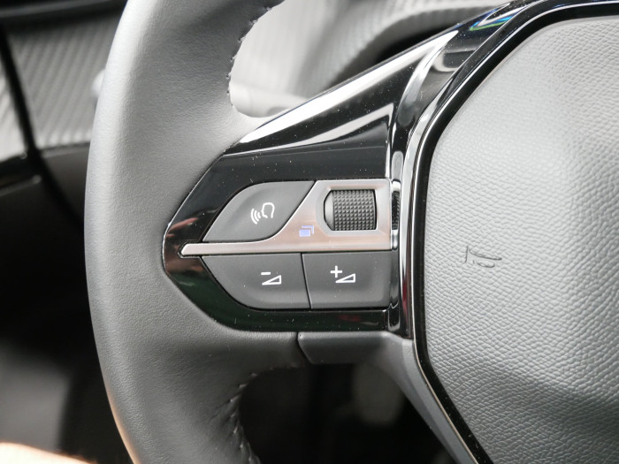 Peugeot 2008 1.2 PureTech 96 kW Allure Pack na operativní leasing