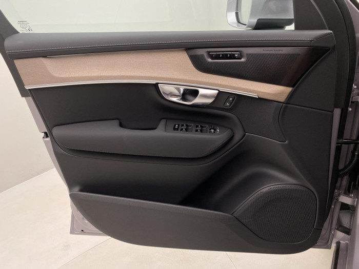 Volvo XC90 T8 AWD RECHARGE BRIGHT PLUS 7m na operativní leasing