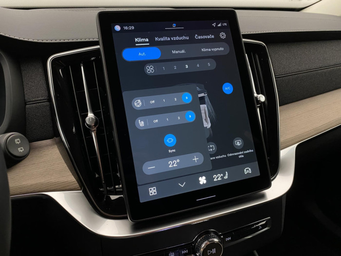 Volvo XC90 T8 AWD RECHARGE BRIGHT PLUS 7m na operativní leasing