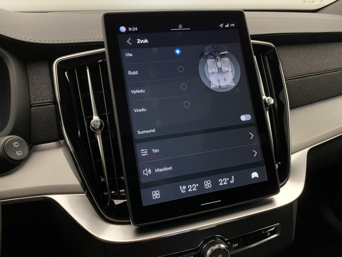 Volvo XC90 B5 AWD BLACK EDITION PLUS 7 na operativní leasing