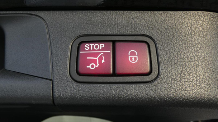 Mercedes-Benz GLB 35 4MATIC AMG na operativní leasing