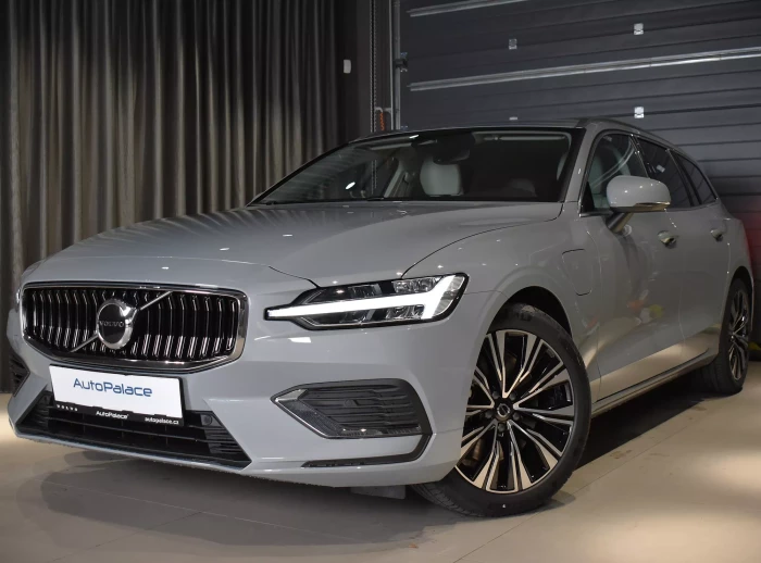 Volvo V60 T6 AWD Plus Bright Auto 5d 2.0 T6 257 kW automat šedá Vapour Grey Metallic 2.0 T6 na operativní leasing
