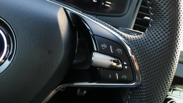 Škoda Karoq 1,5 TSI Sportline na operativní leasing