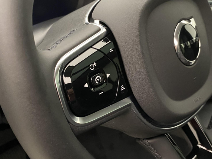 Volvo XC90 B5 AWD AUT DARK PLUS 7míst na operativní leasing