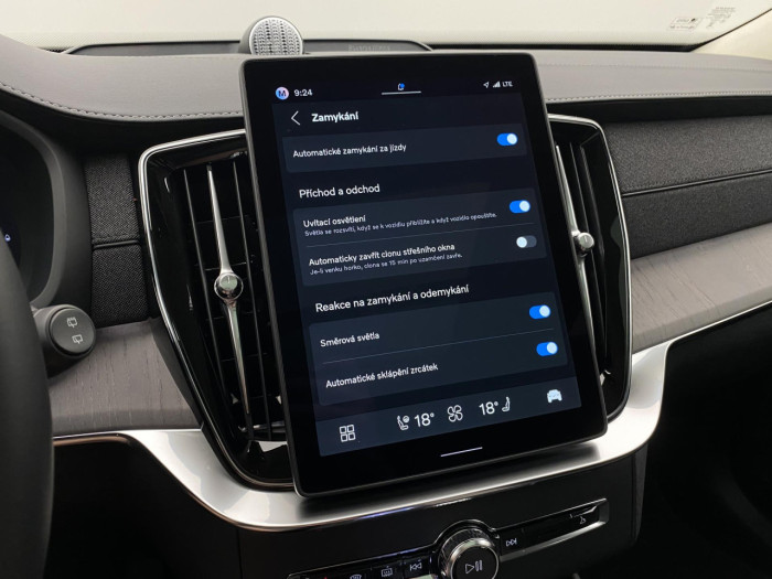 Volvo XC90 T8 AWD Plug-in DARK ULTRA na operativní leasing