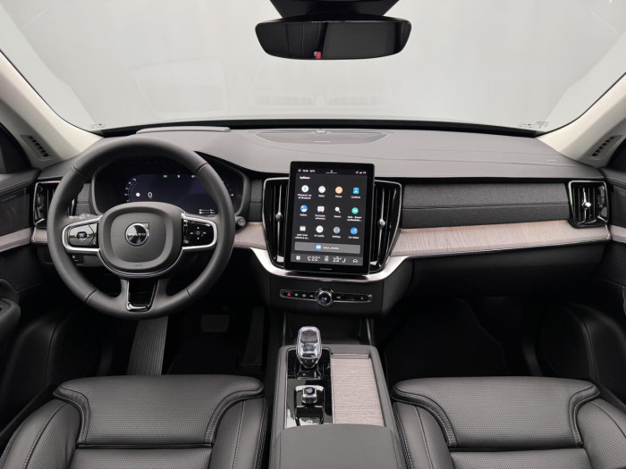 Volvo XC90 T8 AWD Plug-in BRIGHT PLUS 7m na operativní leasing