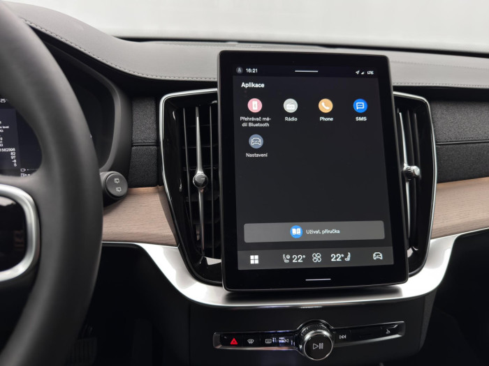 Volvo XC90 T8 AWD Plug-in BRIGHT PLUS 7m na operativní leasing