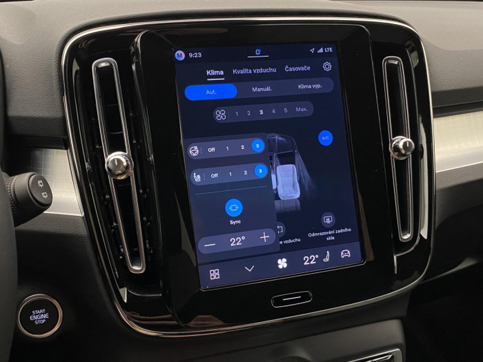 Volvo XC40 B3 AUT DARK PLUS na operativní leasing
