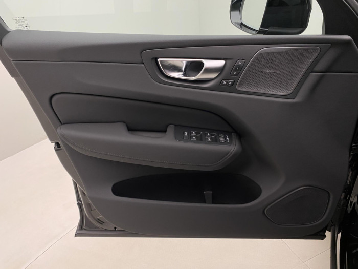 Volvo XC60 B5 AWD AUT BRIGHT PLUS na operativní leasing