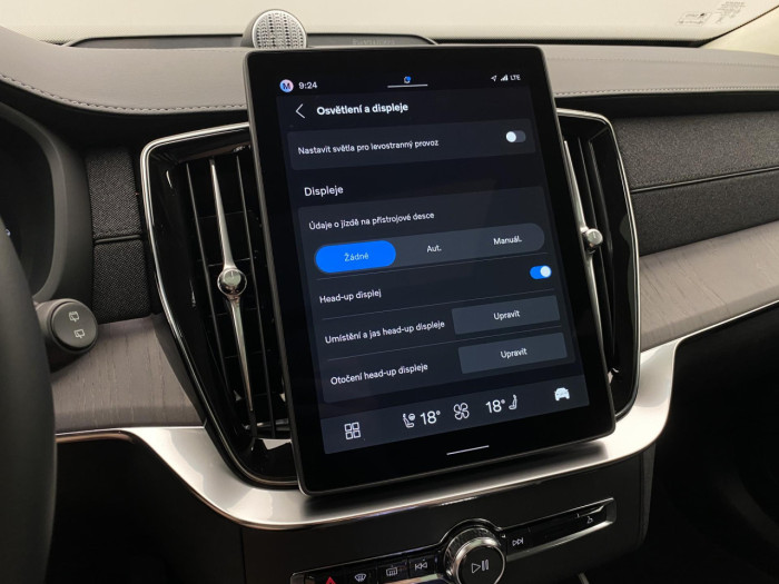 Volvo XC90 T8 AWD Plug-in DARK ULTRA na operativní leasing