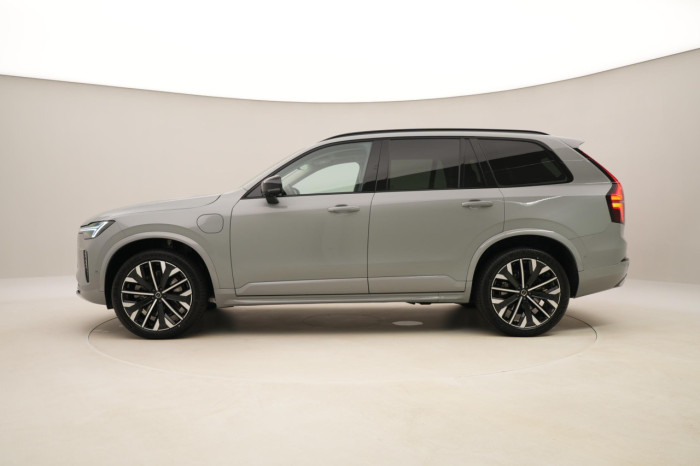 Volvo XC90 T8 AWD Plug-in DARK PLUS 7m na operativní leasing