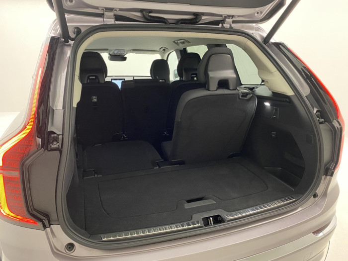 Volvo XC90 T8 AWD RECHARGE BRIGHT PLUS 7m na operativní leasing