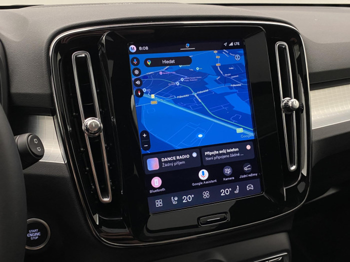 Volvo XC40 B3 AUT DARK PLUS na operativní leasing