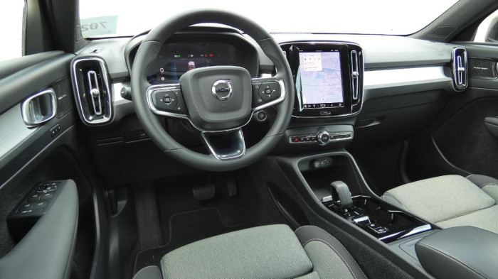 Volvo XC40 B3 Bright Plus aut. na operativní leasing
