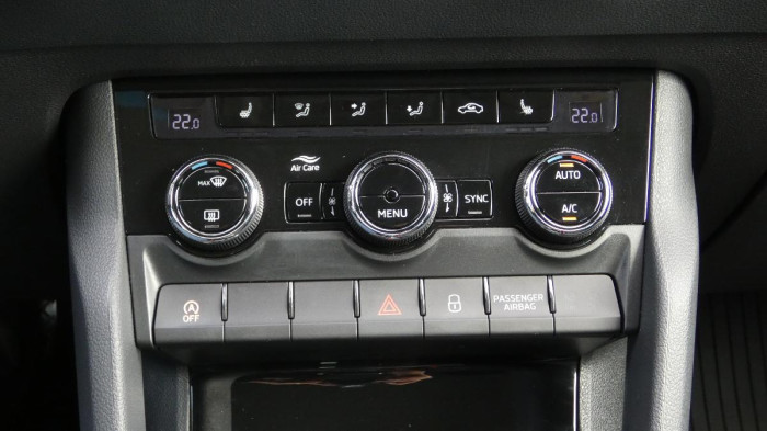 Škoda Karoq 1,5 TSI Ambition DSG na operativní leasing