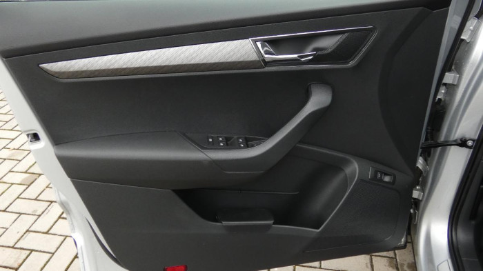 Škoda Karoq 1,5 TSI DSG Style na operativní leasing