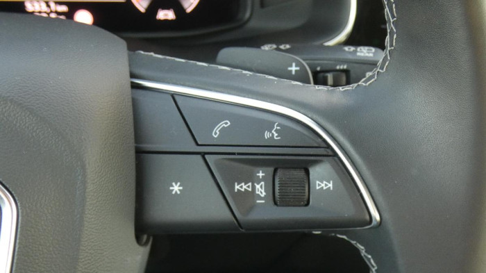Audi Q8 55 TFSI quattro tiptronic na operativní leasing