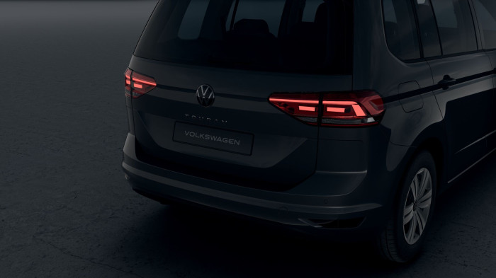 Volkswagen Touran 1,5 TSI 110 kW EVO2 6G na operativní leasing