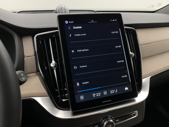 Volvo XC90 T8 AWD Plug-in BRIGHT PLUS 7m na operativní leasing