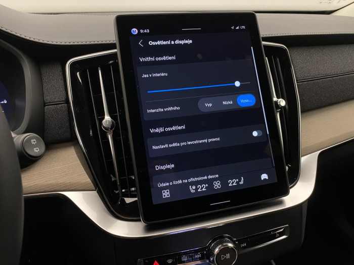 Volvo XC90 T8 AWD RECHARGE BRIGHT PLUS 7m na operativní leasing