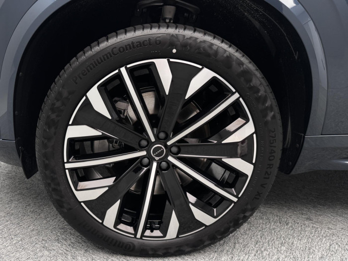 Volvo XC90 T8 AWD Plug-in BRIGHT PLUS 7m na operativní leasing