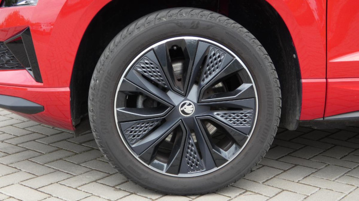 Škoda Karoq 1,5 TSI DSG Sportline na operativní leasing