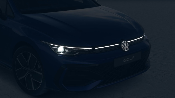 Volkswagen Golf R-Line People 1,5 eTSI 7DSG mHEV na operativní leasing