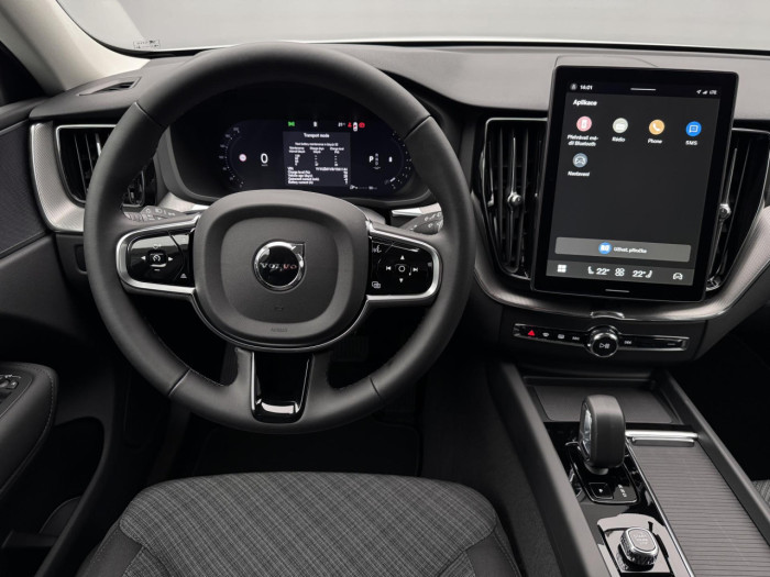Volvo XC60 B5 AWD AUT ESSENTIAL na operativní leasing