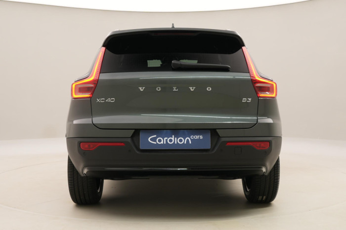Volvo XC40 B3 AUT DARK PLUS na operativní leasing
