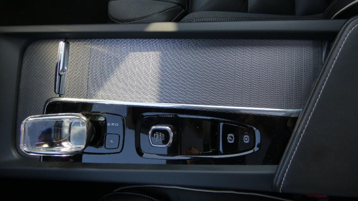 Volvo S60 B5 AWD Ultimate Dark na operativní leasing