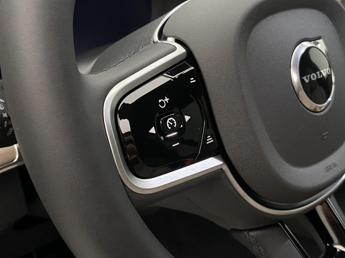 Volvo XC90 T8 AWD RECHARGE BRIGHT PLUS 7m na operativní leasing