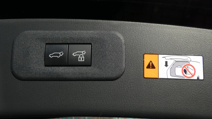 Lexus NX 350h 2.5 E-CVT Comfort Top na operativní leasing