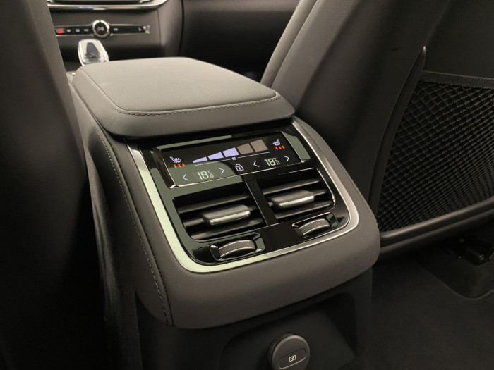 Volvo XC90 T8 AWD Plug-in BRIGHT ULTRA na operativní leasing