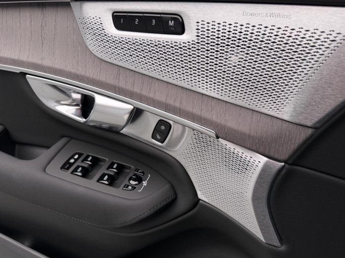 Volvo XC90 B5 AWD AUT BRIGHT ULTRA 7-míst na operativní leasing
