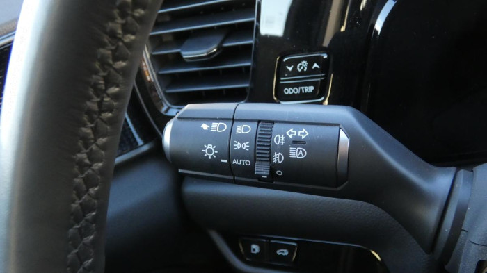 Lexus NX 350h 2.5 E-CVT Comfort Top na operativní leasing