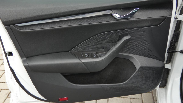 Škoda Octavia 1.5 TSI 110kW DSG Ambition na operativní leasing