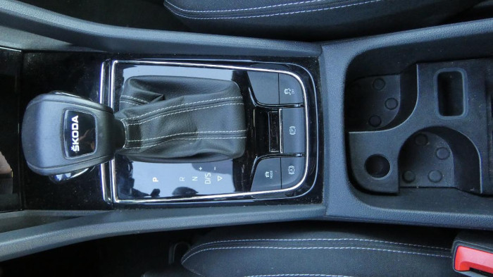 Škoda Karoq 1,5 TSI Sportline DSG na operativní leasing