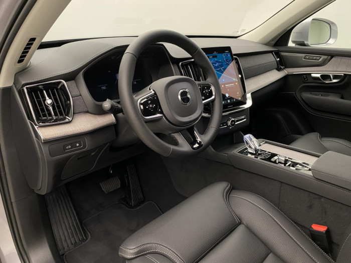 Volvo XC90 T8 AWD Plug-in BRIGHT PLUS 7m na operativní leasing