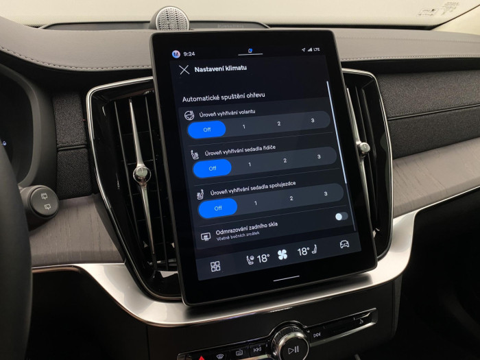 Volvo XC90 T8 AWD Plug-in DARK ULTRA na operativní leasing