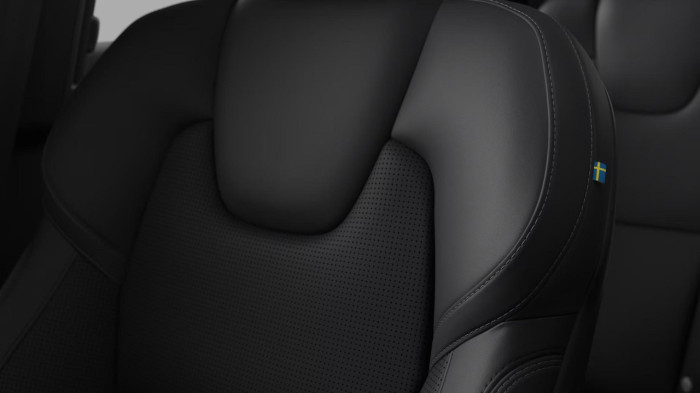 Volvo XC90 T8 AWD BLACK EDITION PLUS 7m na operativní leasing