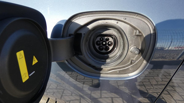 Volvo XC60 T8 Plug-In Hybdrid AWD aut. Ul na operativní leasing