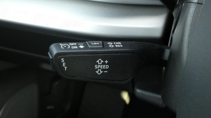 Audi Q8 55 TFSI quattro tiptronic na operativní leasing
