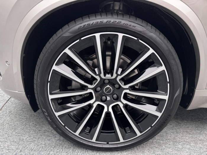 Volvo XC90 B5 AWD AUT BRIGHT ULTRA 7míst na operativní leasing
