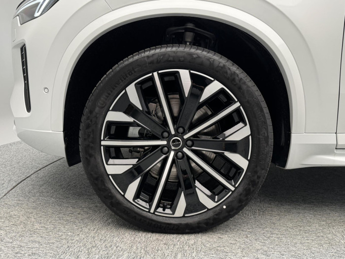 Volvo XC90 B5 AWD AUT DARK ULTRA 7 míst na operativní leasing