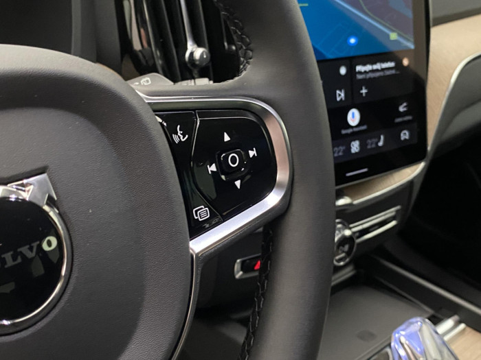Volvo XC60 B5 AWD AUT BRIGHT PLUS na operativní leasing