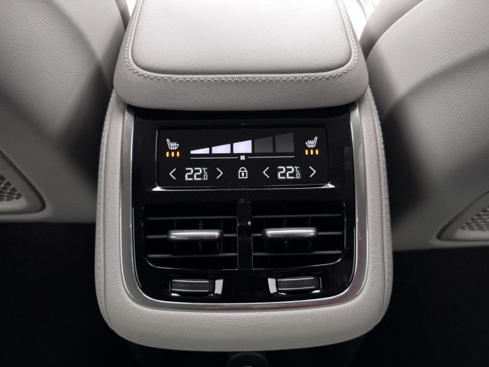 Volvo XC90 T8 AWD RECHARGE BRIGHT PLUS 7m na operativní leasing