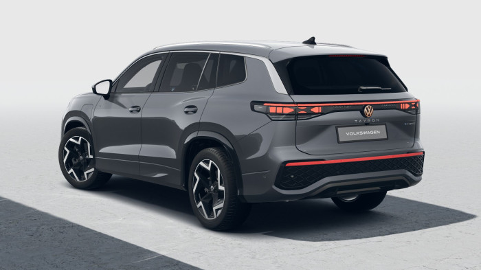 Volkswagen Tayron R-Line People 200 kW eHybrid na operativní leasing